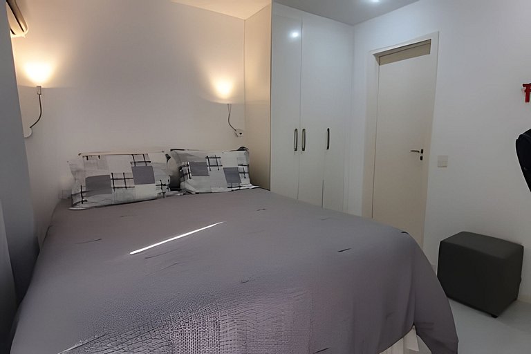 Seu apartamento em Copacabana espera por você! Rj