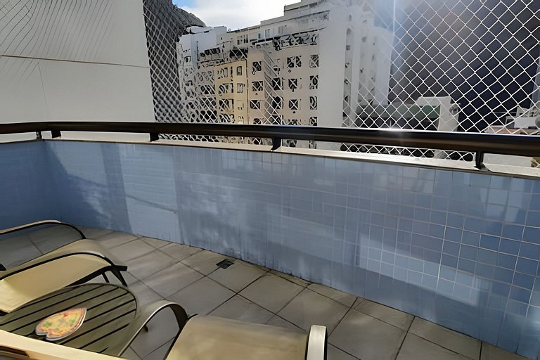 Seu apartamento em Copacabana espera por você! Rj