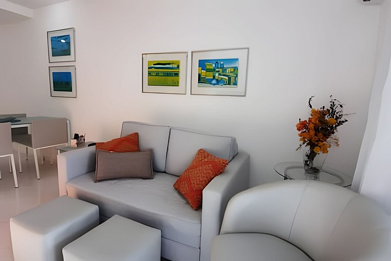 Seu apartamento em Copacabana espera por você! Rj