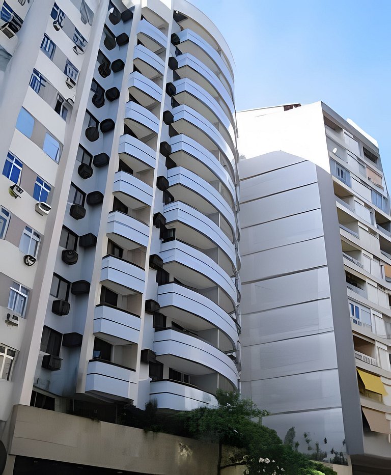 Seu apartamento em Copacabana espera por você! Rj