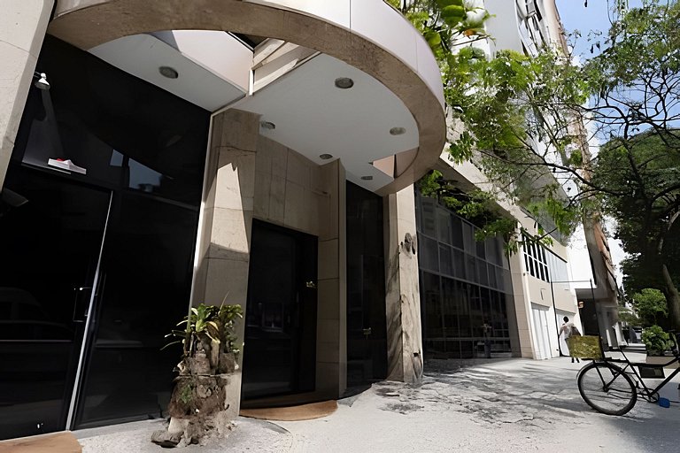 Seu apartamento em Copacabana espera por você! Rj