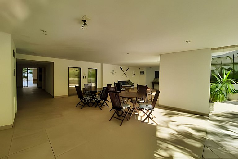 Seu apartamento em Copacabana espera por você! Rj