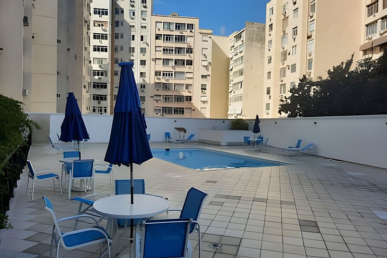 Seu apartamento em Copacabana espera por você! Rj