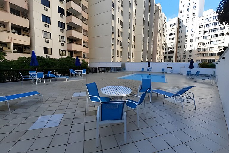 Seu apartamento em Copacabana espera por você! Rj