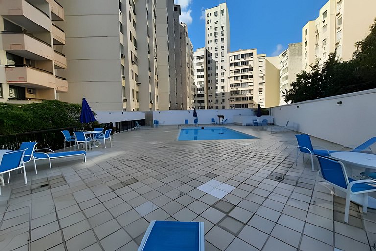 Seu apartamento em Copacabana espera por você! Rj