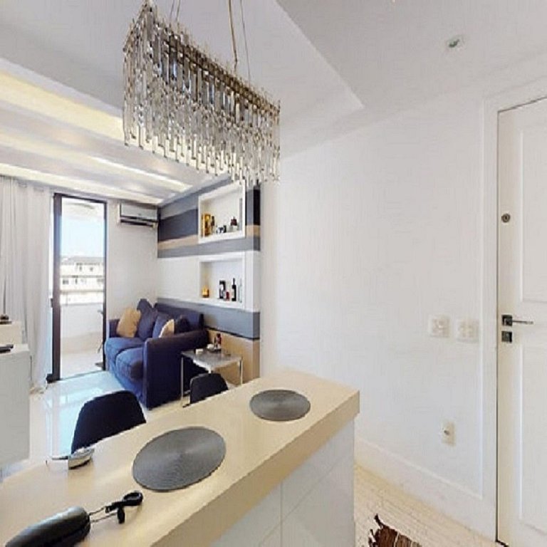 Flat em Copacabana com piscina compartilhada