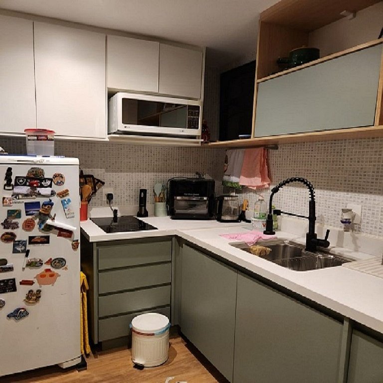 Flat com piscina, sauna e vaga de estacionamento