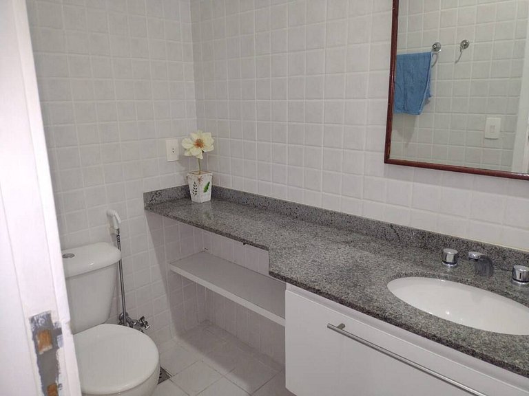 Flat próximo à estação de metrô de Copacabana