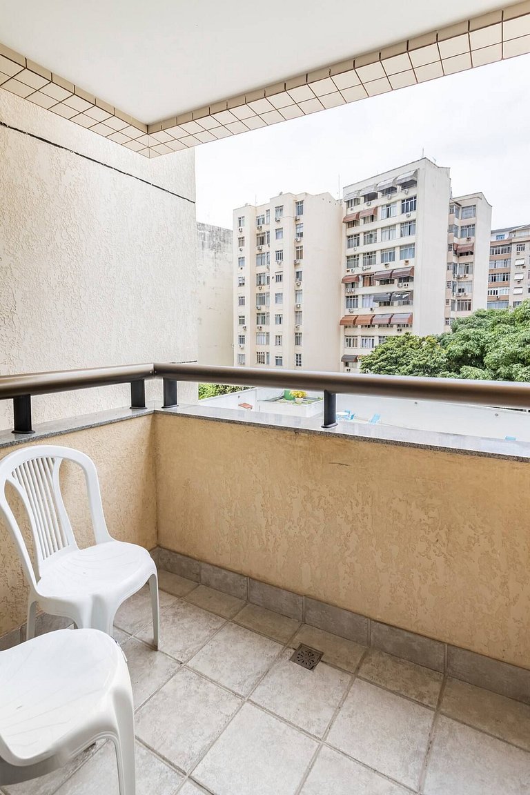 Flat próximo à estação de metrô de Copacabana