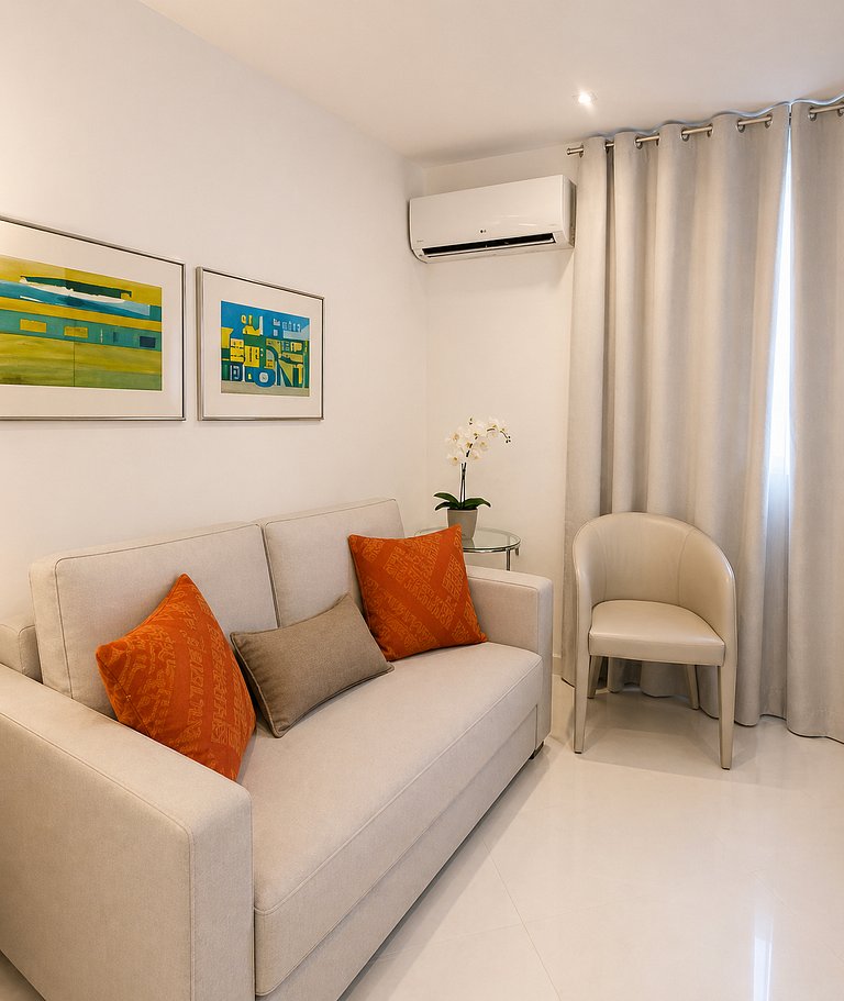 Seu apartamento em Copacabana espera por você! Rj