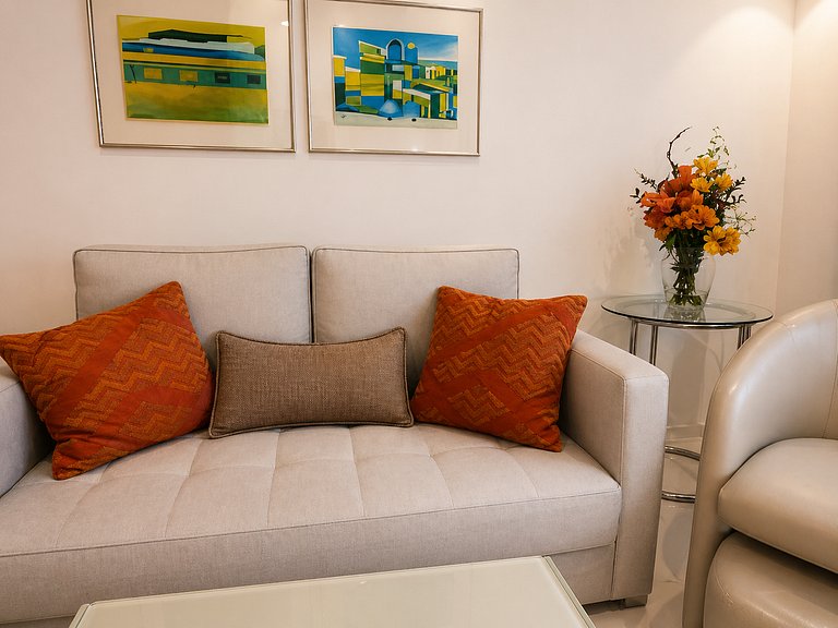 Seu apartamento em Copacabana espera por você! Rj