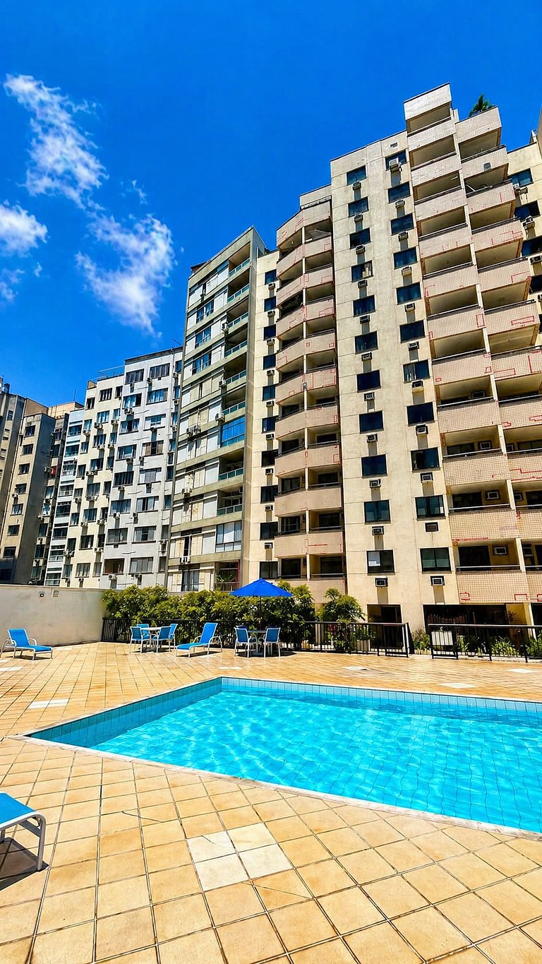 Seu apartamento em Copacabana espera por você! Rj